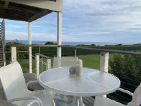 Unobstructed Ocean Views ! A Beautiful Montauk Getaway