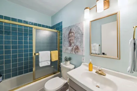 Luxury Spa Retreat Guest House with Ocean View Отели в г. Мосс Бич