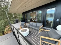 Luxury Lake View