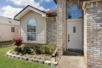 Sea Breeze Retreat...Family Pool Home