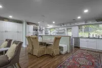 3-bedroom vacation home just 12 minutes from Simmons Bank Arena