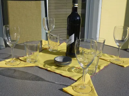 200 m to the natural beach, family friendly EC-apartment with terrace, W-Lan