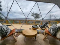 RIVER VIEW Cliff Dome Glamping @ White River, minutes to fishing, hikes!