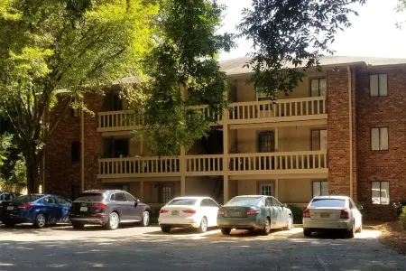 1 BR Condo - Location,  Location, Location!  Easy Walk to Campus & Stadium! Отели в г. Атенс