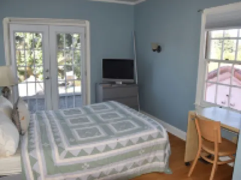 4 bed 3 bath house in wine area near SF. Walk to town. Dog friendly PLV120240032 Hotels in Petaluma