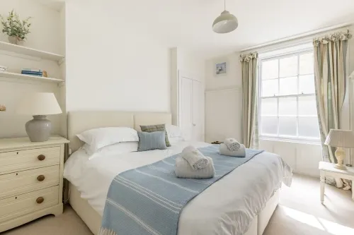 Stunning apartment. The view is constantly changing and endlessly fascinating.