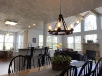 Locate on Hidden Valley Resort close to the ski slopes and Highland Golf Courses