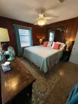 SOUTH BEACH & PARK Just Steps Away • STARFISH COTTAGE • Cute Cozy Vero Beach