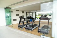 Amazing Beachfront 2 Bedroom Luxury Apartment - Gym