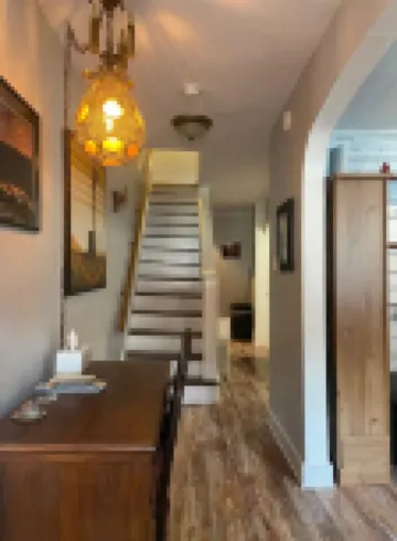 Spacious 3 Bedroom, 2 Bath Apartment-historic Jim Thorpe, large patio & balcony