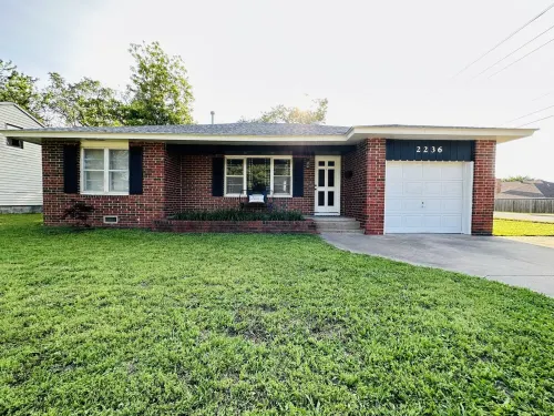 Black Horse Adobe, New Listing, Great Location 凱縣住宿飯店