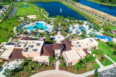 Beautiful home across from the Clubhouse! 5 Star Reviews! Fun Resort! Hotels in West Kissimmee