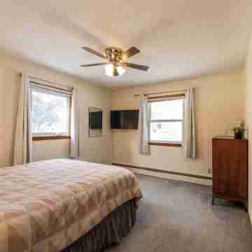 Quaint Home 2 miles from Mayo Handicap Accessible Rooms