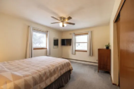 Quaint Home 2 miles from Mayo Handicap Accessible