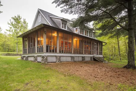Madeline Island Cottage Overlooking Apostle Islands