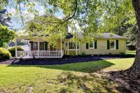 The Greenhouse: A peaceful retreat minutes from all Williamsburg has to offer - 4-Star