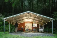 Cozy Stay Near Brevard: Hot Tub & Creek Views