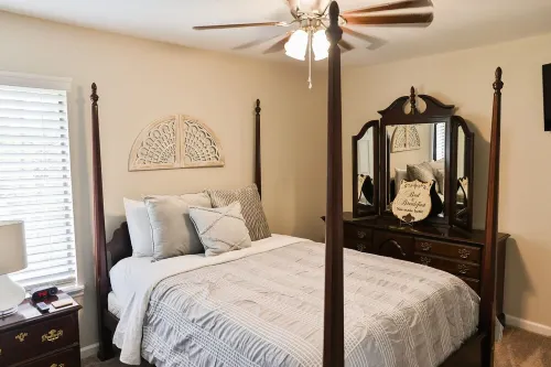 Cozy Home 1/2 mile from Chief Ladiga