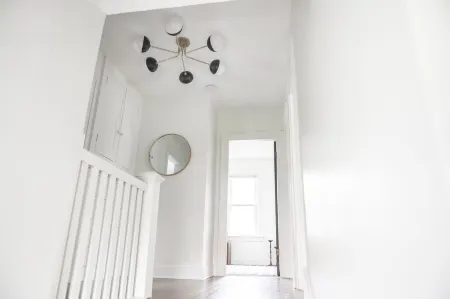 3 BR cozy + renovated walkable downtown stay Отели в г. Хиллиард