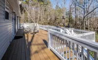 Lakefront, Private Dock, Quiet Cove- Lake Gaston-New Rental as of 2024
