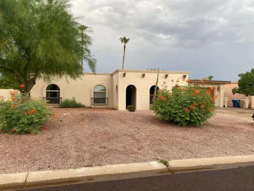 3 Bedroom with private yard, Large Pool, Close to Downtown Fountain Hills