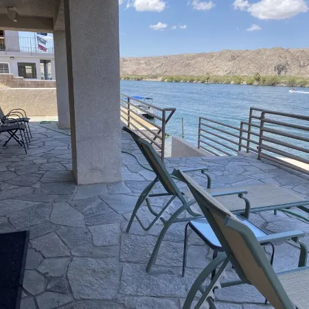 Riverfront Oasis Guest House, one bedroom with dock