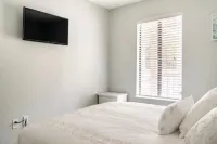 Dreamy HHI Retreat w/ Pool, Gym