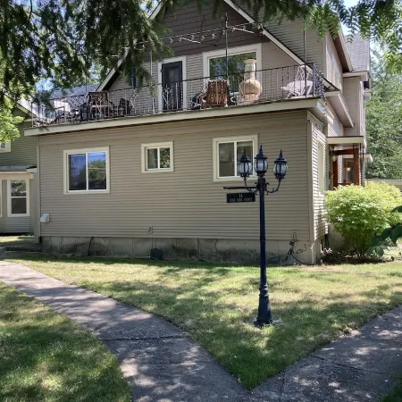 Ground Floor Private Apartment Near Manito Park, Downtown, and Sacred Heart