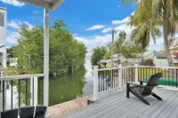 Castaway Cove- The Perfect Getaway