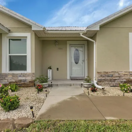 Florida Countryside Retreat-Charming 3-bedroom house with Jacuzzi and Spa pool!