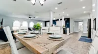4-Bedroom Dog-Friendly Home, Just 13 Miles from Siesta Key Beach! Private Pool