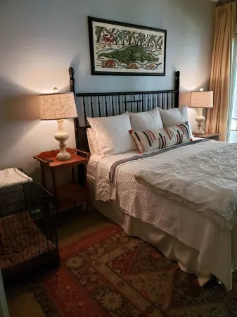 Darby's Lakehouse Retreat