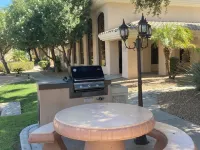 Resort Style Condo - Desert Breeze Villas Hotels near Camelback Ranch