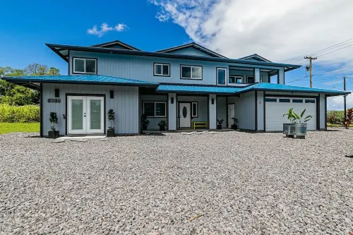 Entire 3-bedroom house in Hilo