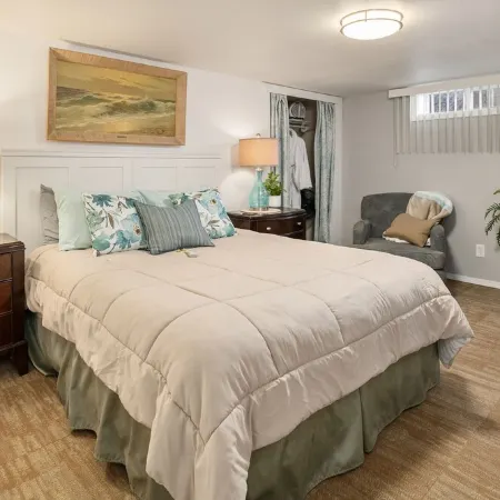 Large Modern 2 Bedroom near Ocean, Airport, and Seattle with private garage