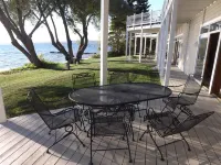 # 1 Lakeside Hotel a Ashland County