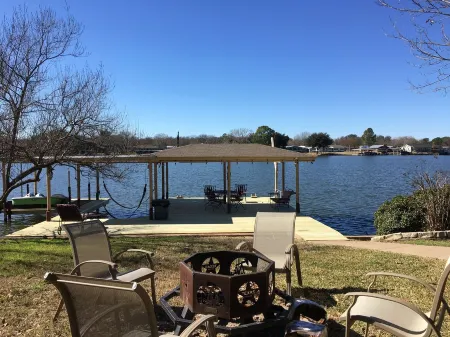Firefly Cottage - Lakefront Cottage with Huge Dock on Quiet Cove