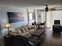 Bobby's oceanfront   2 king suites and bunk beds condo - Hot Tub