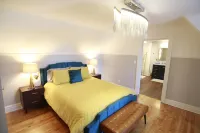 Modern Victorian on private secluded lot, spectacular views, centrally located!