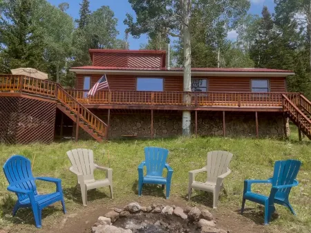 Arrowhead Sanctuary!! Beautiful Cabin! Deck with Fire Pit & Incredible Views!