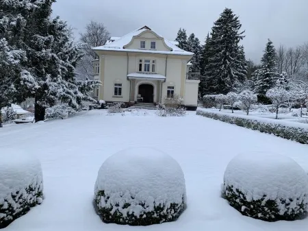 Villa Liebetrau -Residence in the Park-