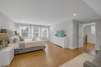 Bright 4BR House w/ Large Backyard and Sunroom Hotels in der Nähe von Princeton Junction