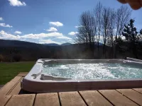 Fall Foliage and Snow Are Coming! Hot Tub, Gourmet Kitchen, Views Everywhere!
