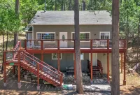 Sunset Peak Cabin 3BR house in TH with Lake Access-Walk to Downtown Twain Harte Lake附近的飯店