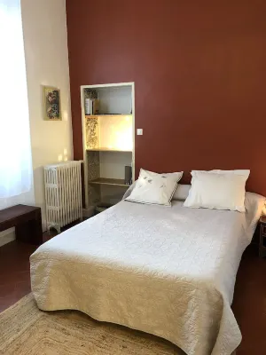 Spacious 120 m2 bourgeois apartment