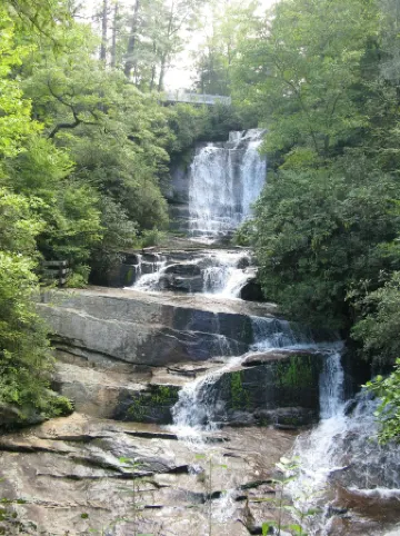 Lovely cottage in downtown Brevard.