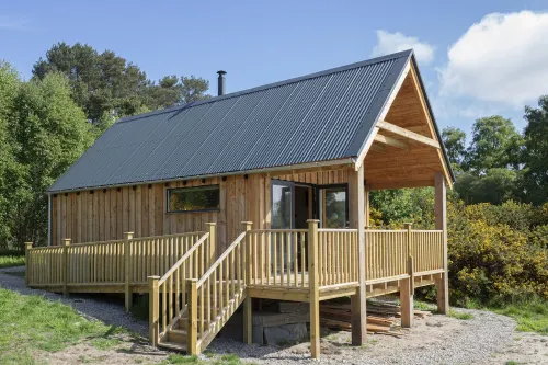 A luxurious unique and cosy off grid beach line  fully kitted cabin Hotels in Golspie
