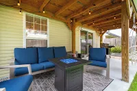 Gigi's Beach Getaway with Game Room, Smart TVs, WiFi, Beautiful Patio/Fire Pit