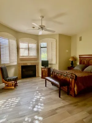 Desert Dwellers , Mountain Views, House , Gated La Paloma, close to U of A