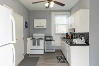 Lovely 3 Bedroom Unit for Longer Stays Hotels in Bristol